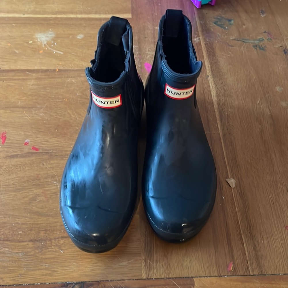 Women size 10 hunter boots.